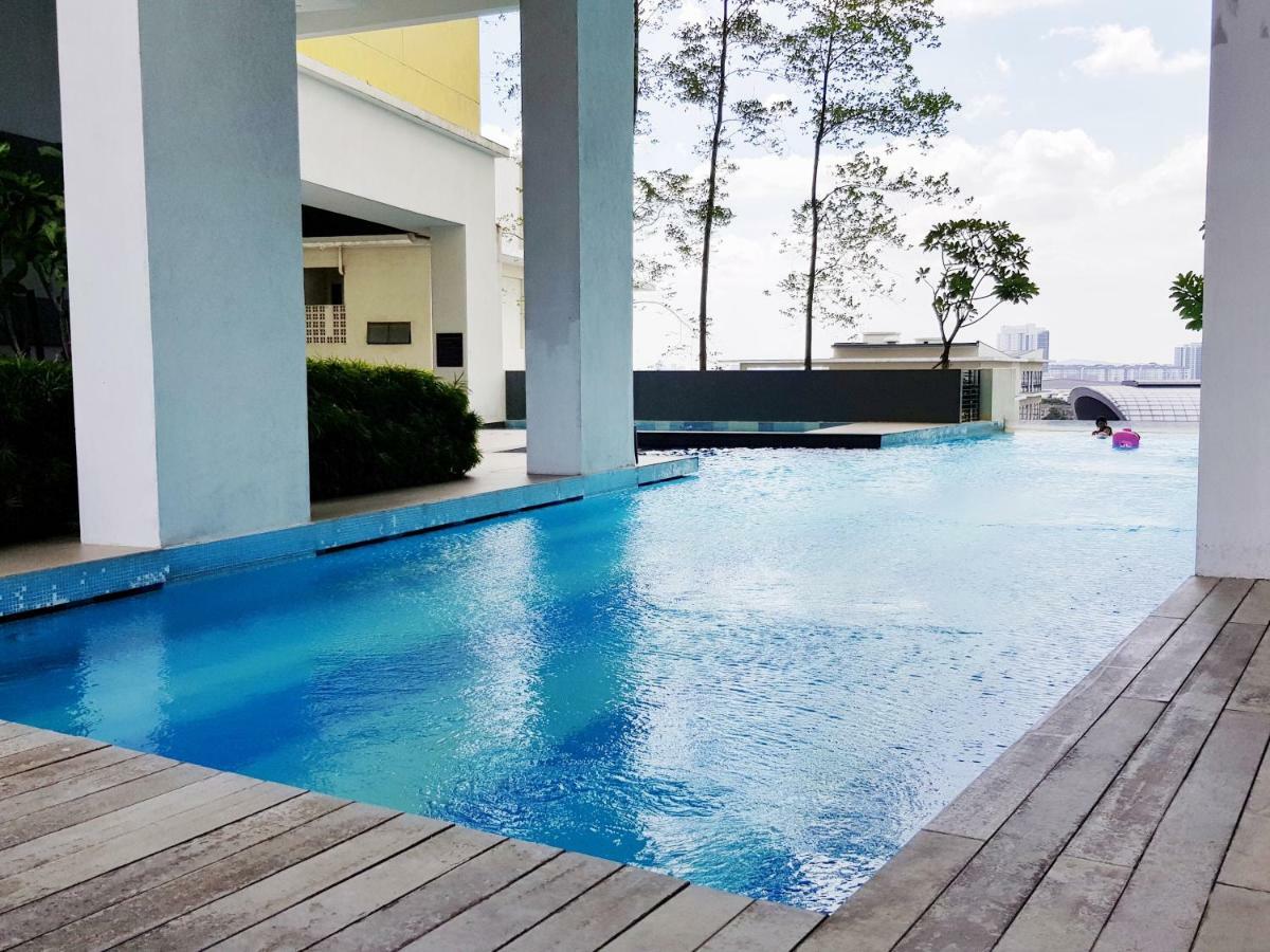 Apartment S3 The Wood @ The Location At